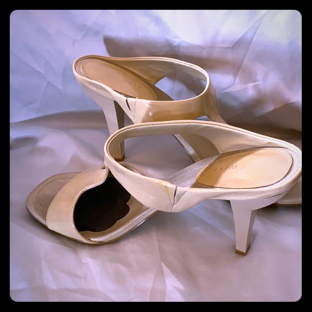 Open toe 3.5 inch patent leather sandal